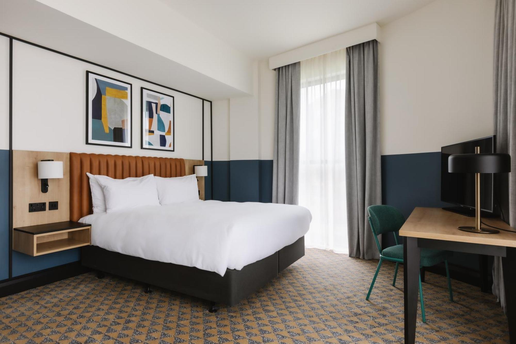Premium Queen Room Rollaway Bed,1600555086:JPEG