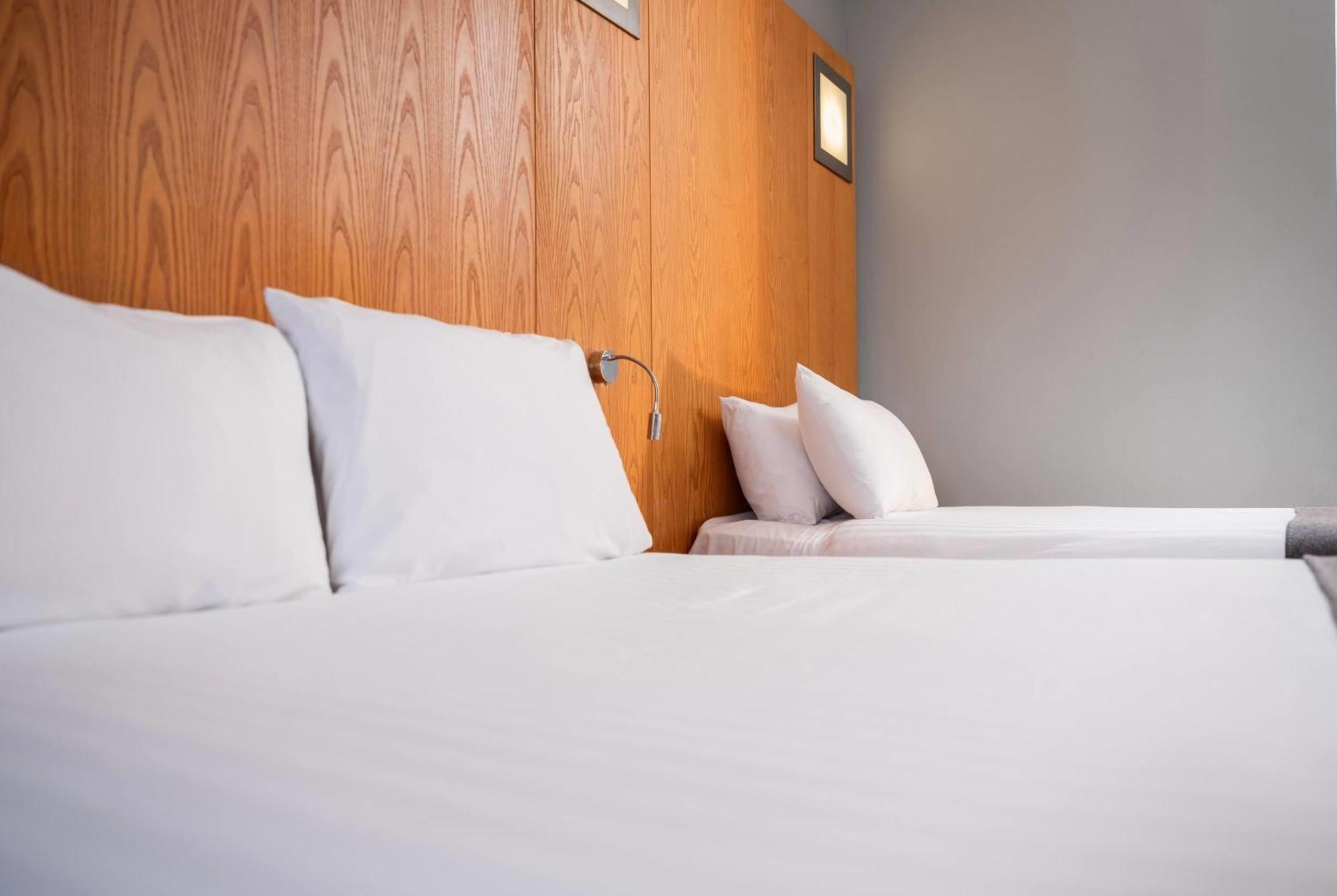 Standard Room One Double Bed One Twin Bed,1605196272:JPEG